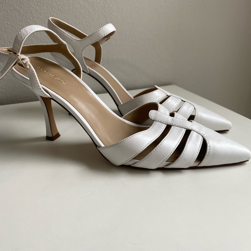 Ann Taylor strappy leather pump